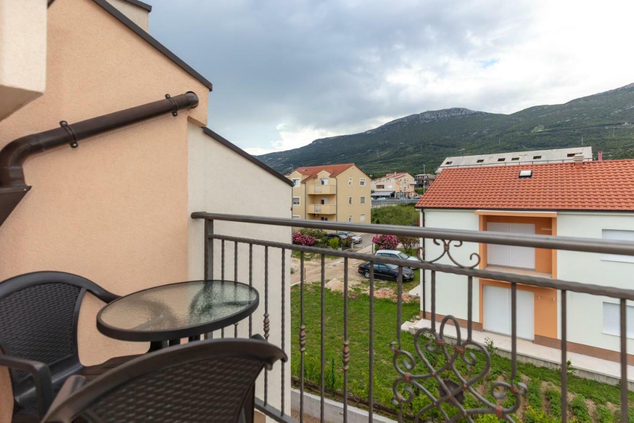 Villa Apartments Kordic Kaštela Exterior foto